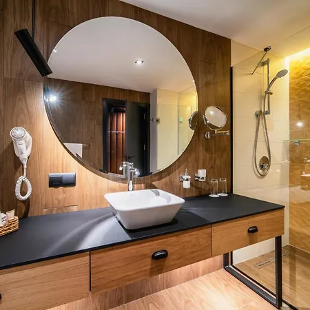 Complex Spring Belchin