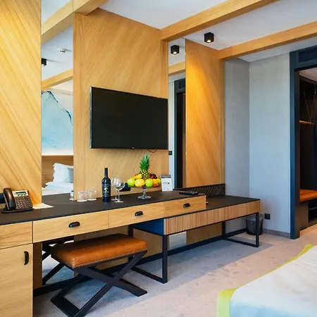 Complex Spring Belchin