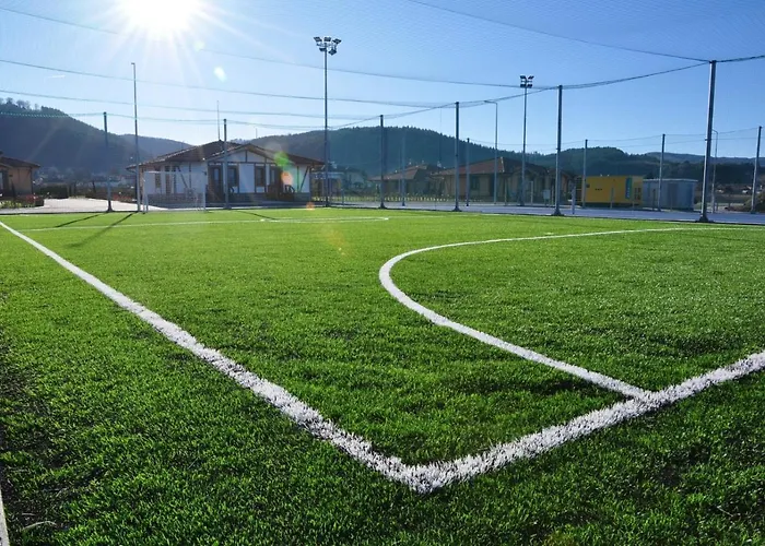 מלון Complex Spring 4*