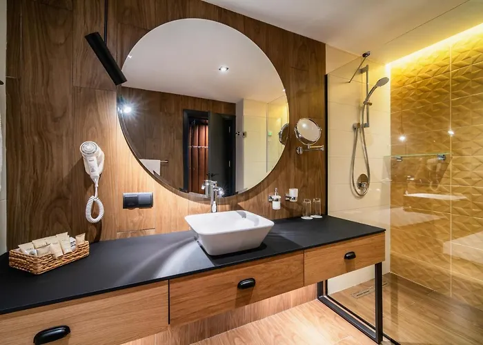 Complex Spring Belchin