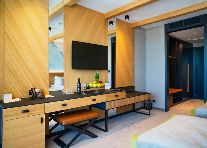 Complex Spring Belchin