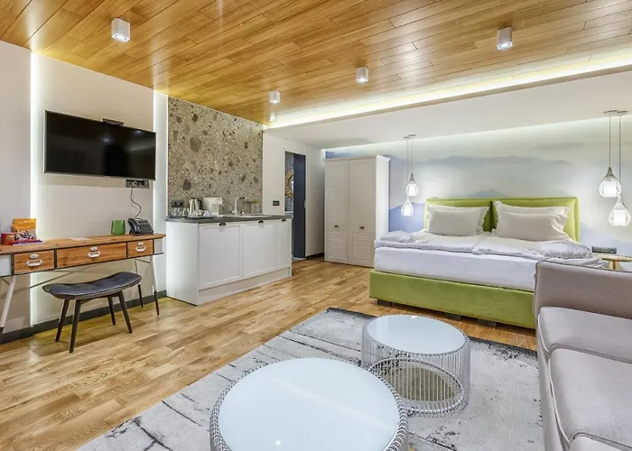 Complex Spring Hotel Belchin